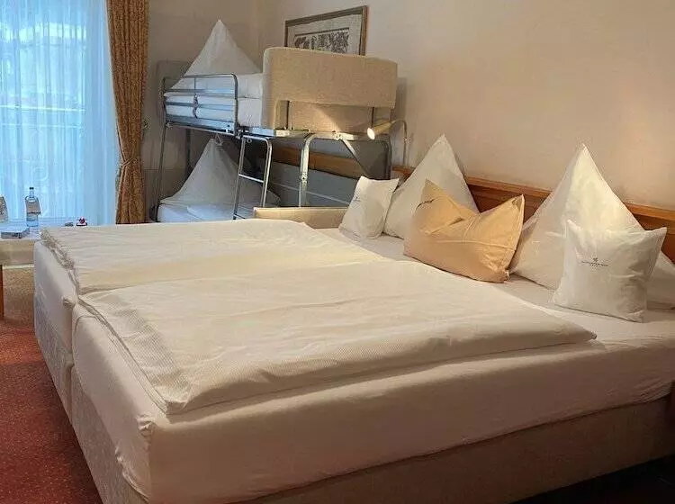 Akzent Hotel Restaurant Altdorfer Hof