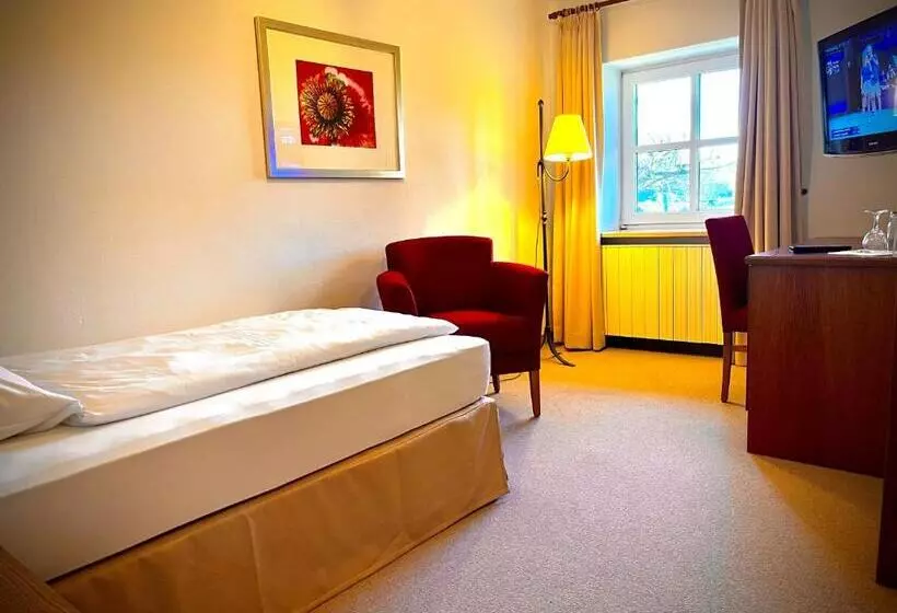 Hotelli Gasthof Moosleitner