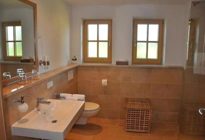 Hotelli Gasthof Moosleitner