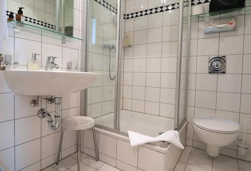 هتل Martha Dresden