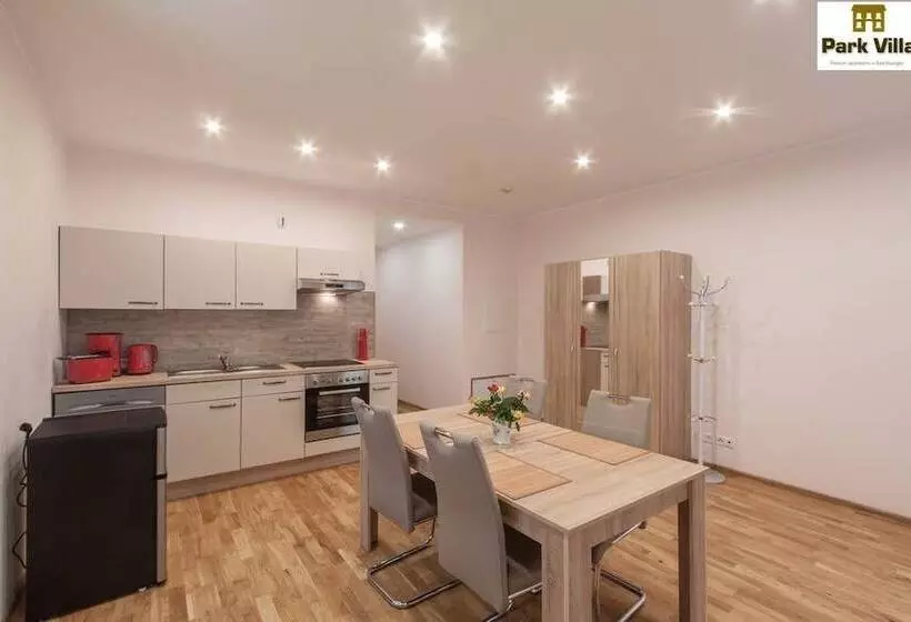 בית מלון כפרי Park Villa Apartments