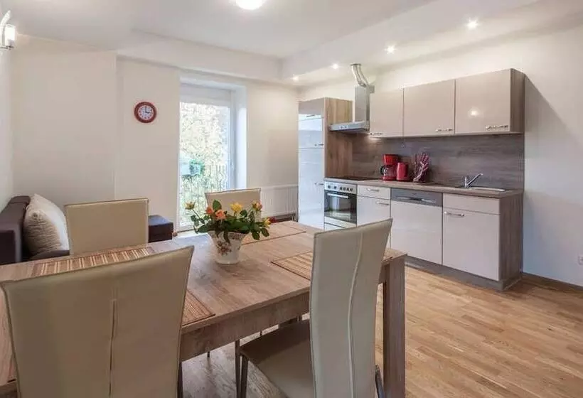 בית מלון כפרי Park Villa Apartments