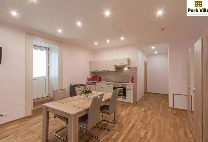 בית מלון כפרי Park Villa Apartments