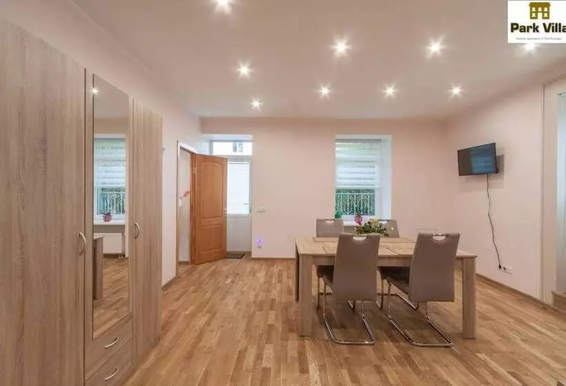 בית מלון כפרי Park Villa Apartments