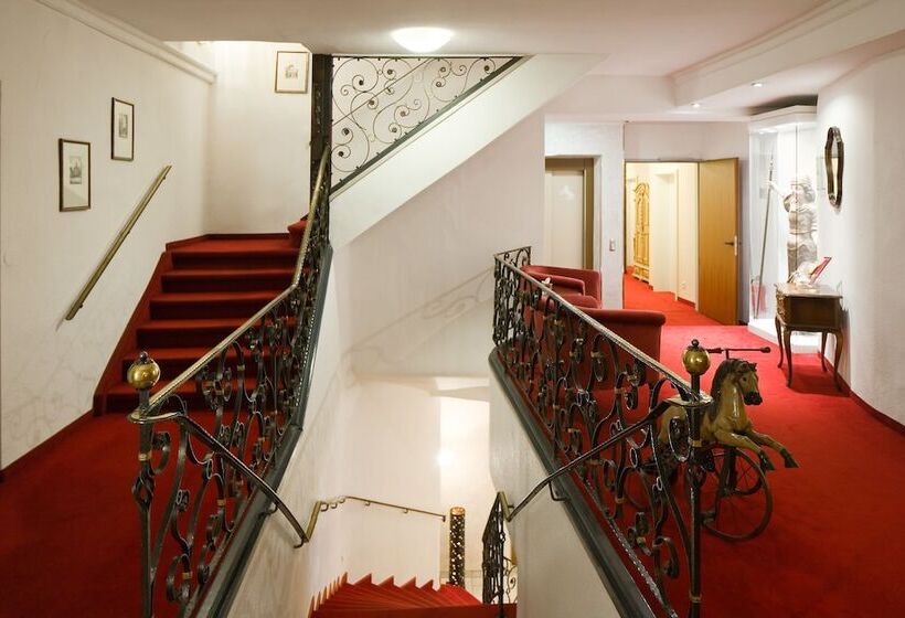 Hotelli Weisses Ross