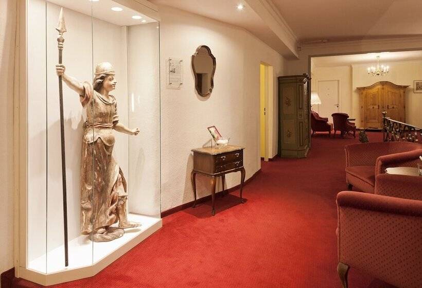 Hotelli Weisses Ross