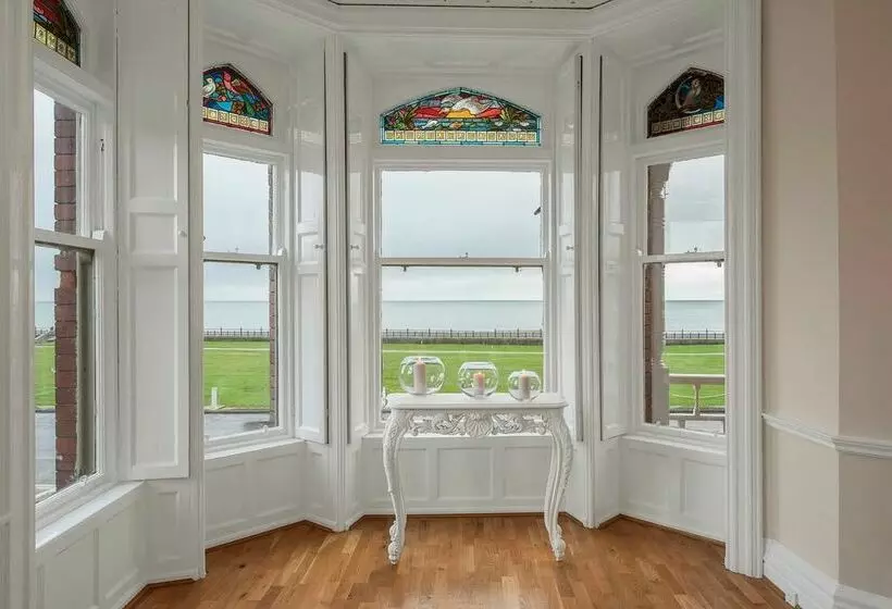 Esplanade Hotel On The Seafront