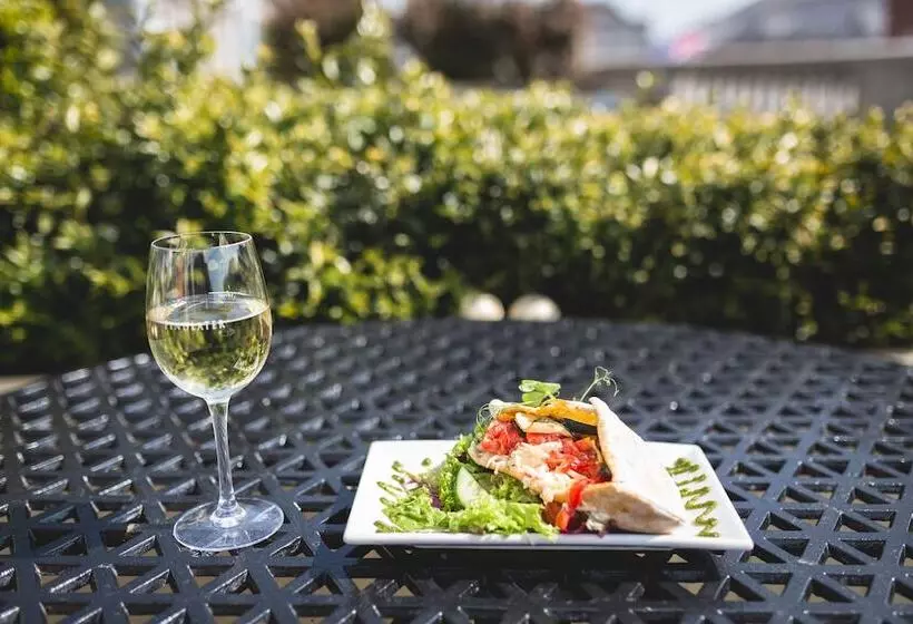 Bridge House Hotel, Leisure Club & Spa