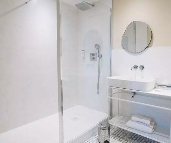 Castel De Très Girard Hotel & Restaurant Teritoria