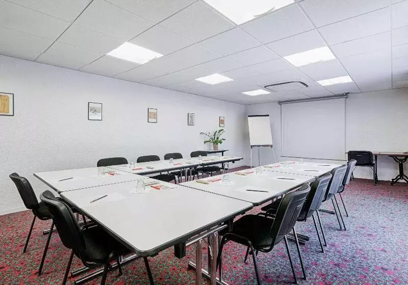 ホテル Ibis Budget Montauban Les Chaumes