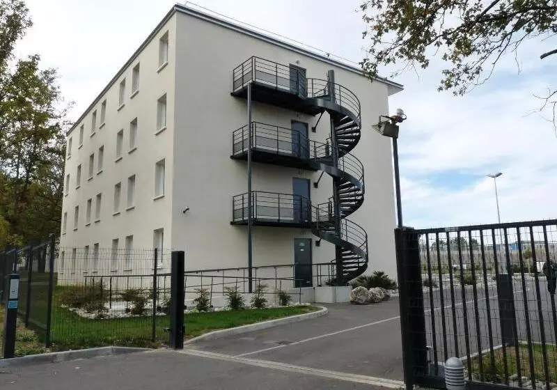 ホテル Ibis Budget Montauban Les Chaumes