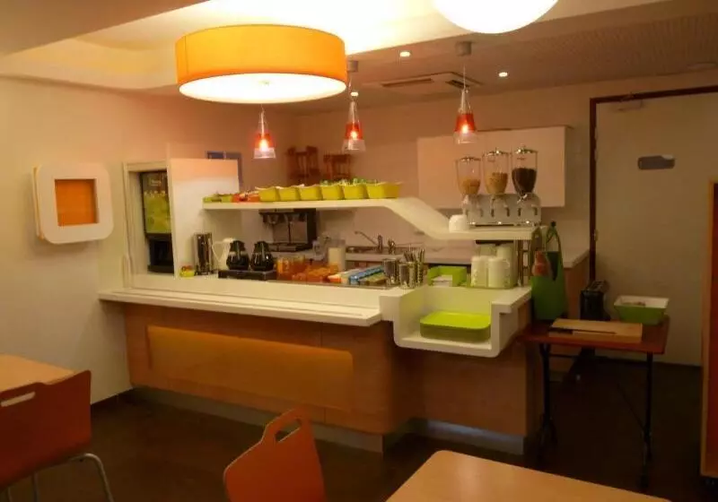 ホテル Ibis Budget Montauban Les Chaumes