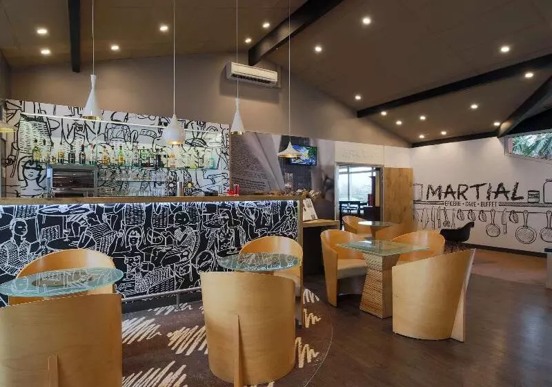 ホテル Ibis Budget Montauban Les Chaumes