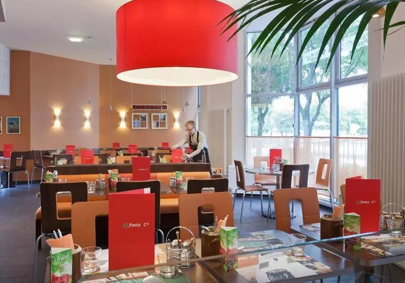 ホテル Ibis Paris La Villette Cite Des Sciences 19eme