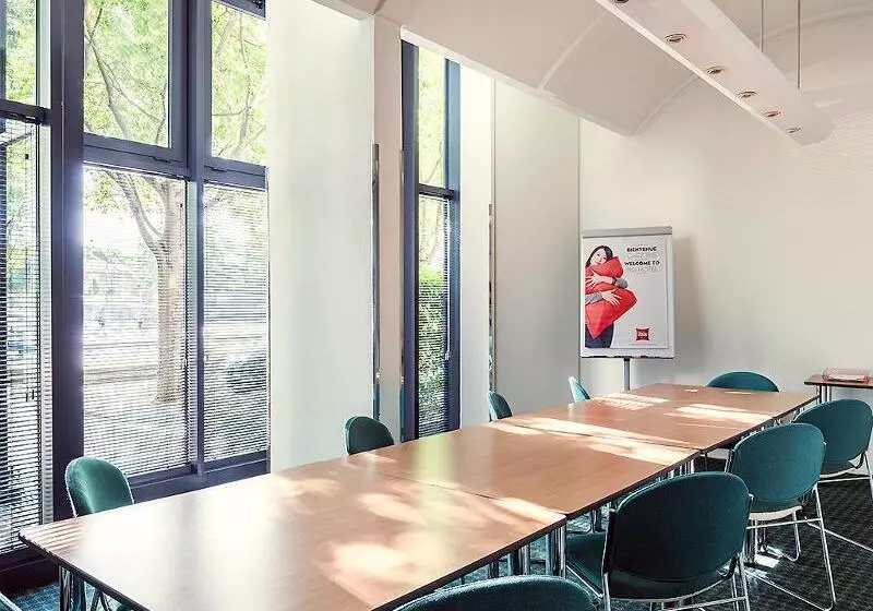 ホテル Ibis Paris La Villette Cite Des Sciences 19eme