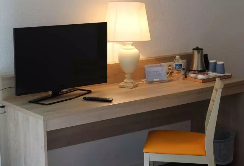 فندق Kyriad Nemours