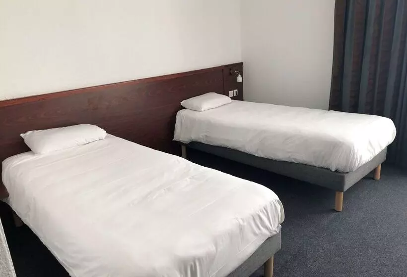 فندق Kyriad Nemours