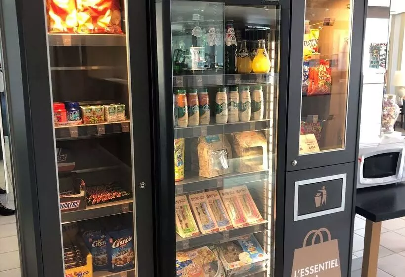 فندق Kyriad Nemours