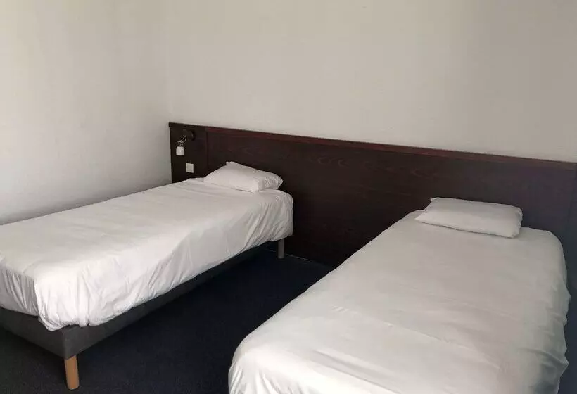 فندق Kyriad Nemours