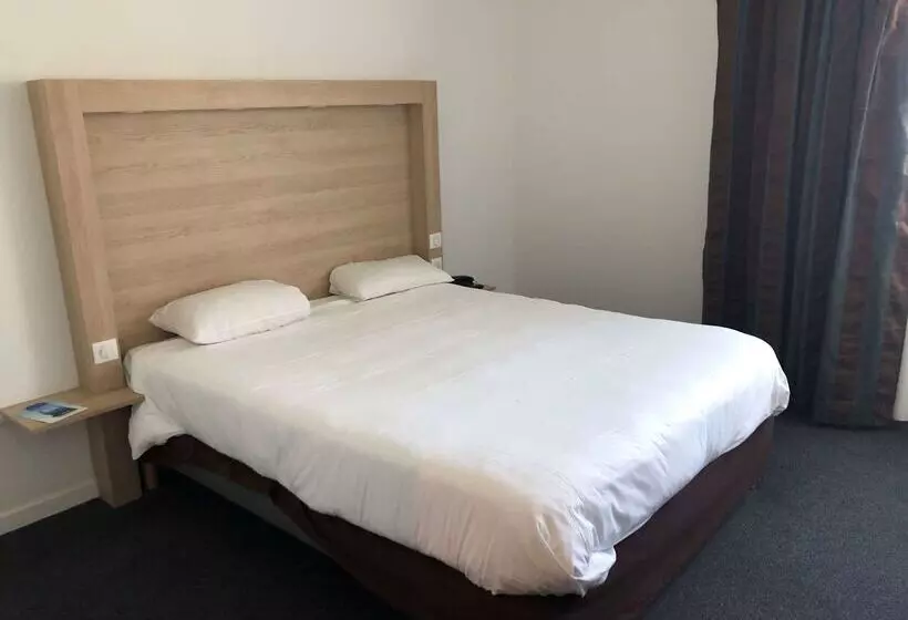 فندق Kyriad Nemours