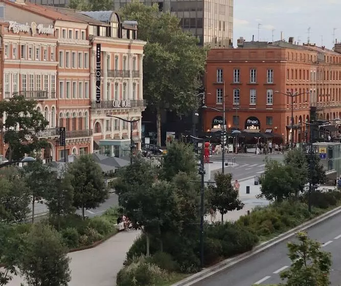 Отель Les Capitouls Toulouse Centre   Handwritten Collection