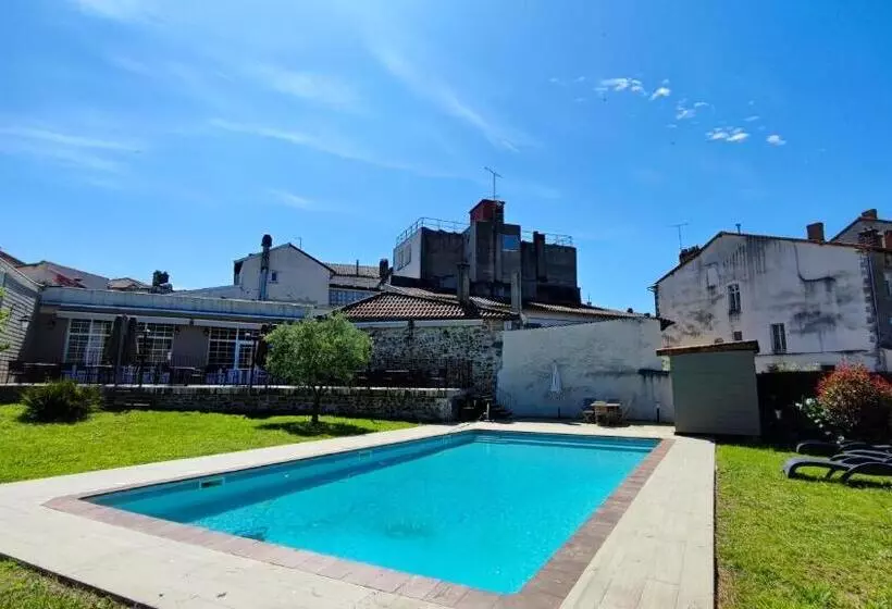 Logis Grand Hotel Pelisson