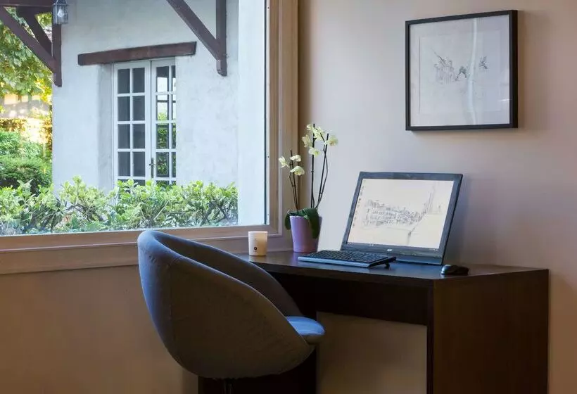 فندق Best Western Blanche De Castille Dourdan