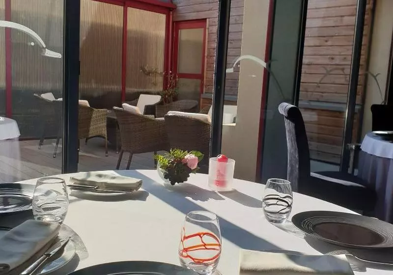 Brit Hotel Du Dauphin L Aigle