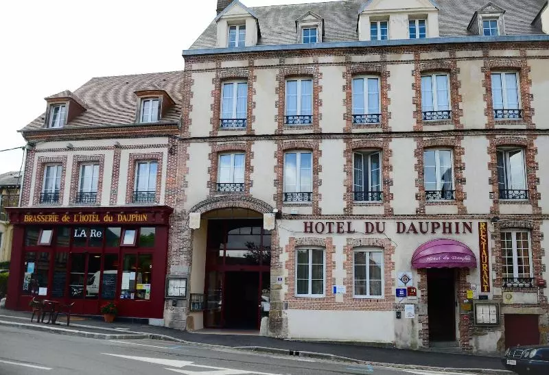 Brit Hotel Du Dauphin L Aigle