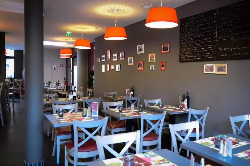 Brit Hotel Du Dauphin L Aigle