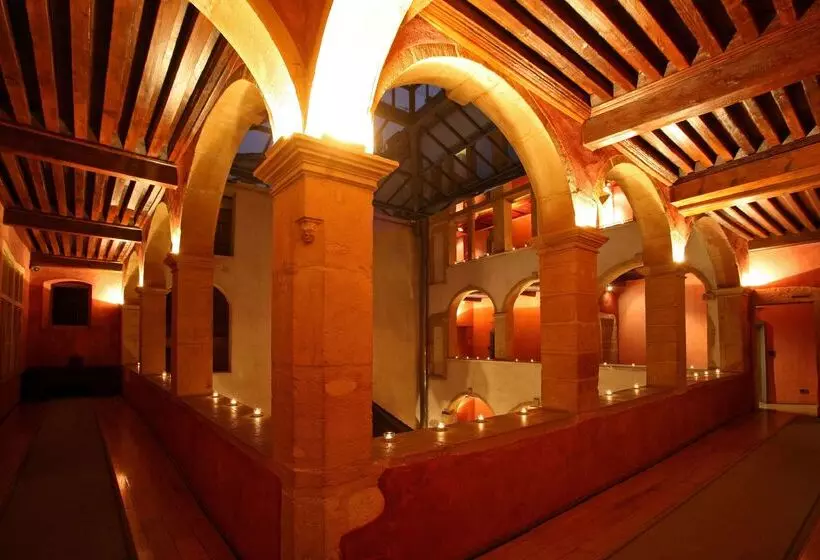 Hotel Cour Des Loges Lyon, A Radisson Collection