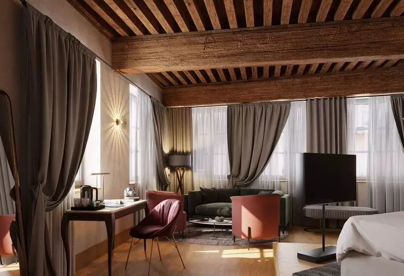Hotel Cour Des Loges Lyon, A Radisson Collection