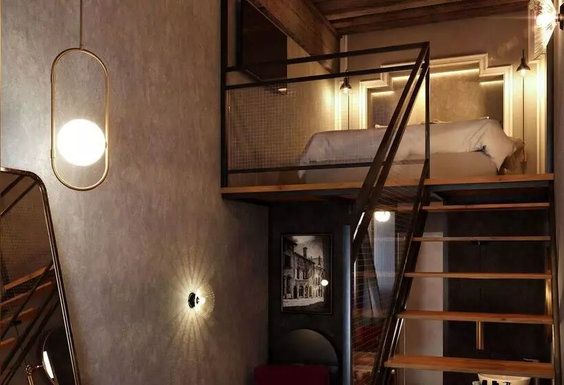 Hotel Cour Des Loges Lyon, A Radisson Collection