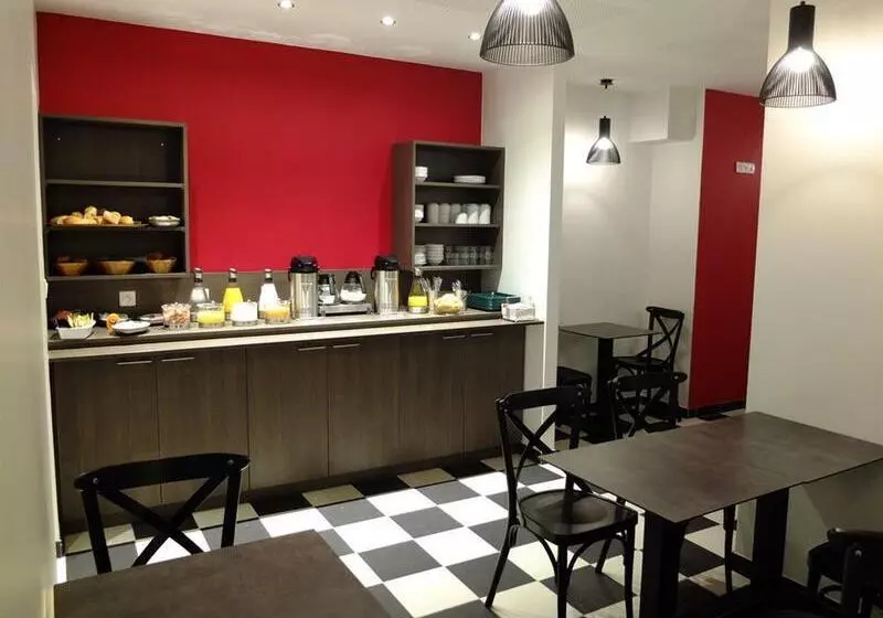 هتل De Flore   Montmartre