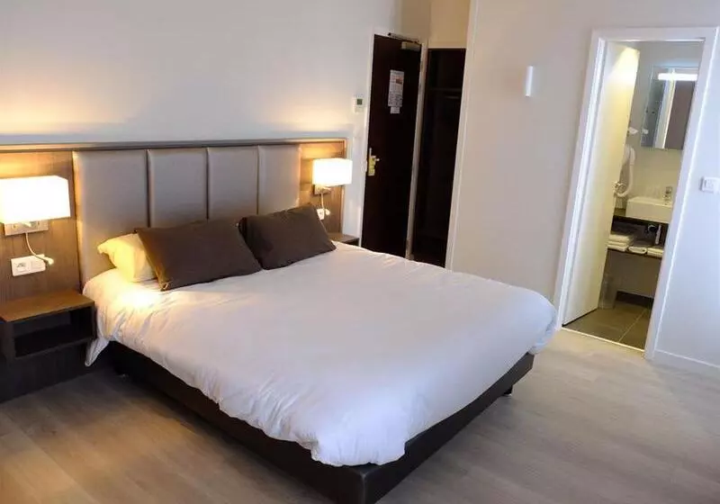 هتل De Flore   Montmartre