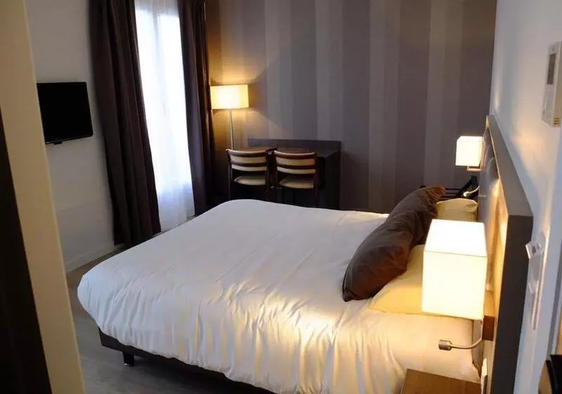 هتل De Flore   Montmartre