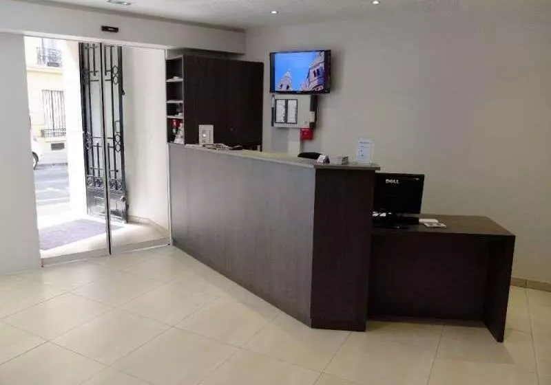 هتل De Flore   Montmartre