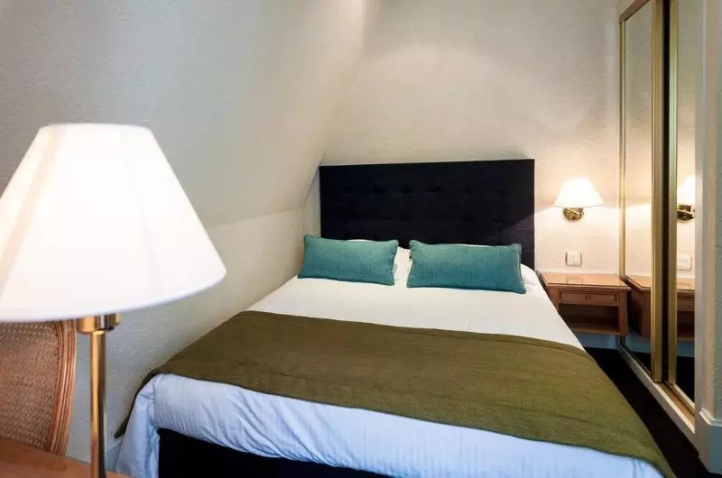 هتل Domaine De Saulon