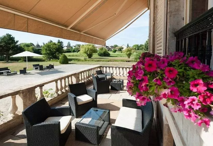 هتل Domaine De Saulon