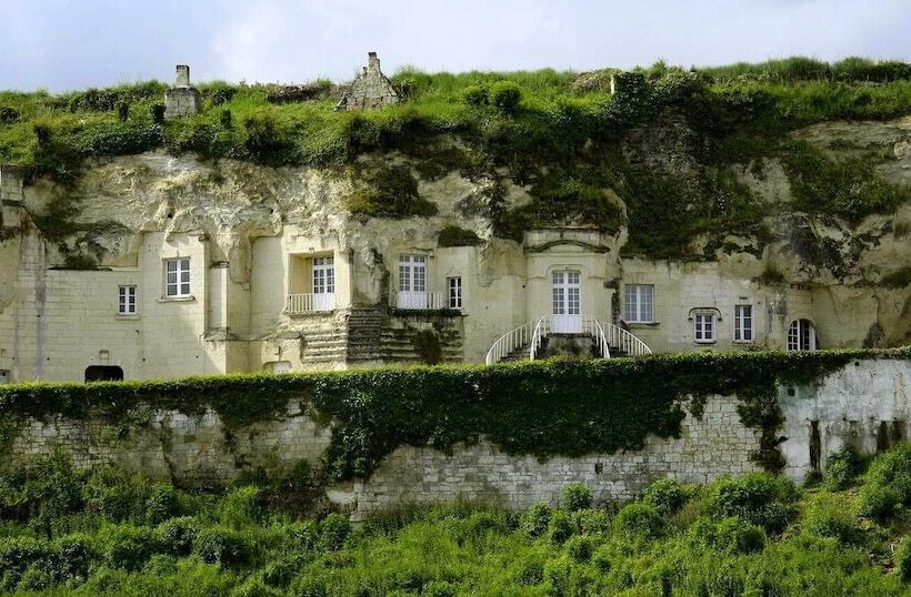 Logis Hotel La Croix Blanche Fontevraud