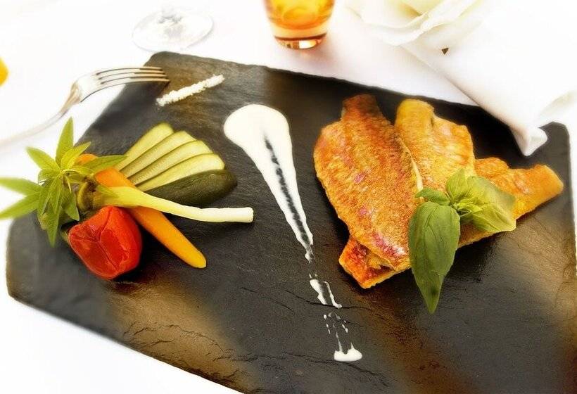 Logis Hotel La Croix Blanche Fontevraud