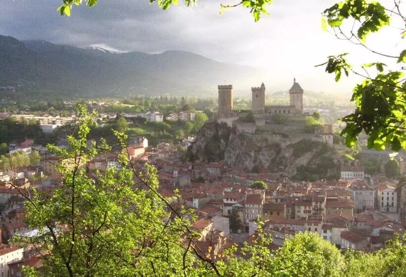 فندق Hôtel Le Lons