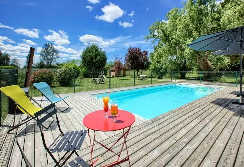 בית מלון כפרי Kyriad Libourne Saint Emilion