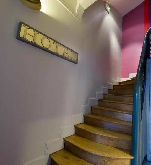 Отель Les Initiés