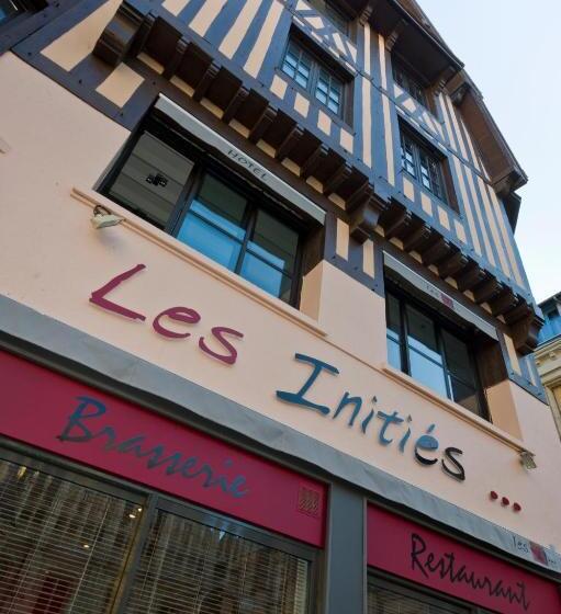 هتل Les Initiés