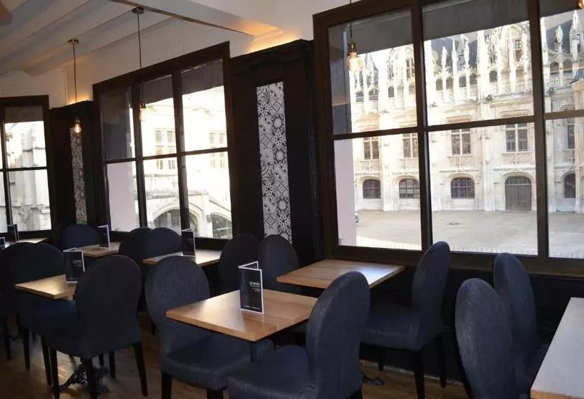 Отель Les Initiés