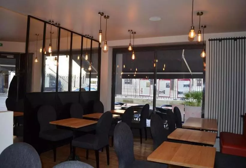 Отель Les Initiés