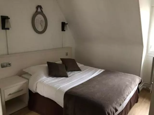 Отель Les Initiés