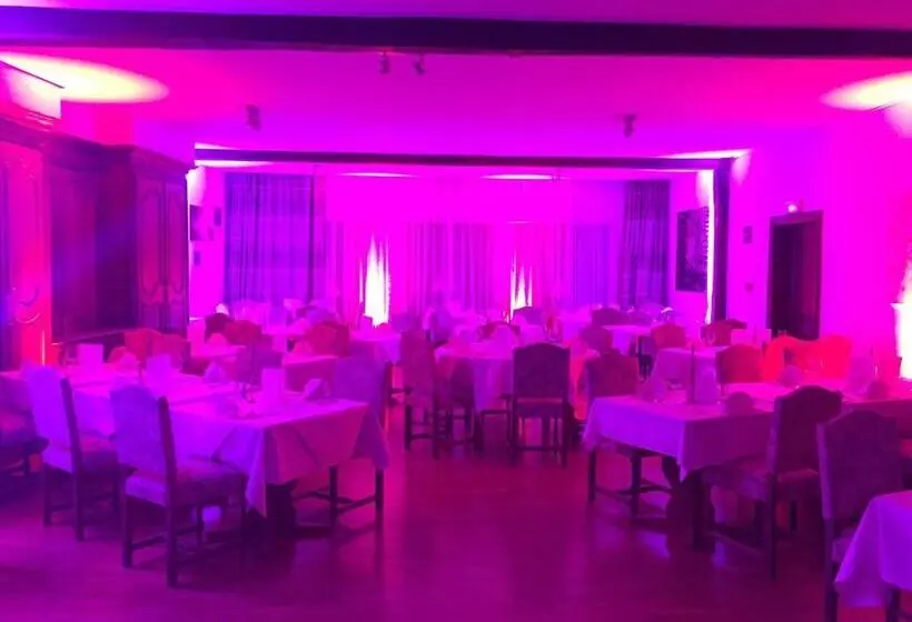 Отель Restaurant Aux Trois Roses