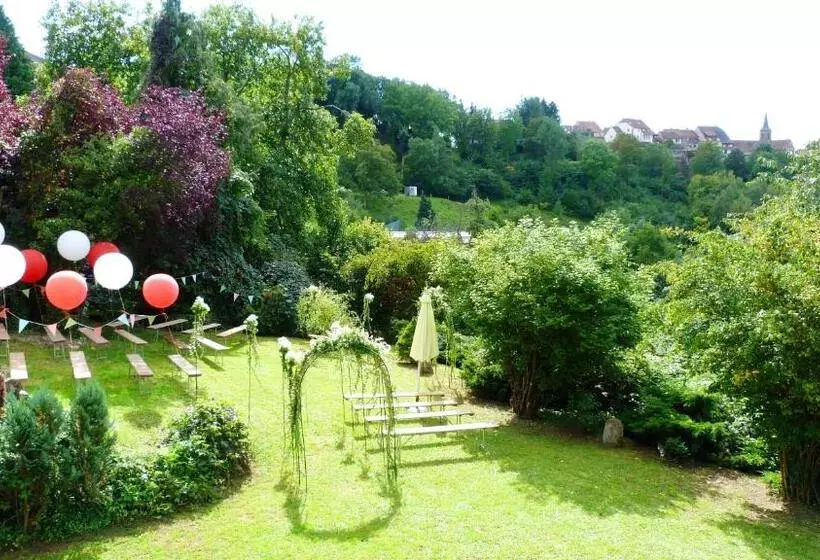 Отель Restaurant Aux Trois Roses